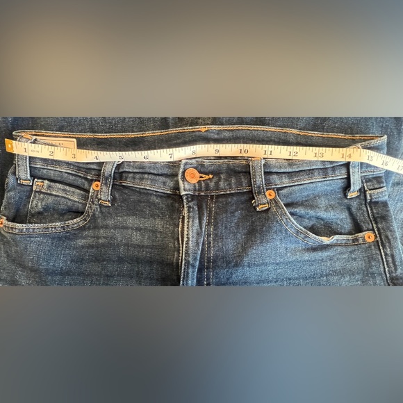 Women’s GAP 90’s Loose Flare Mid Rise Jeans; Size 29/8 R - Picture 6 of 9